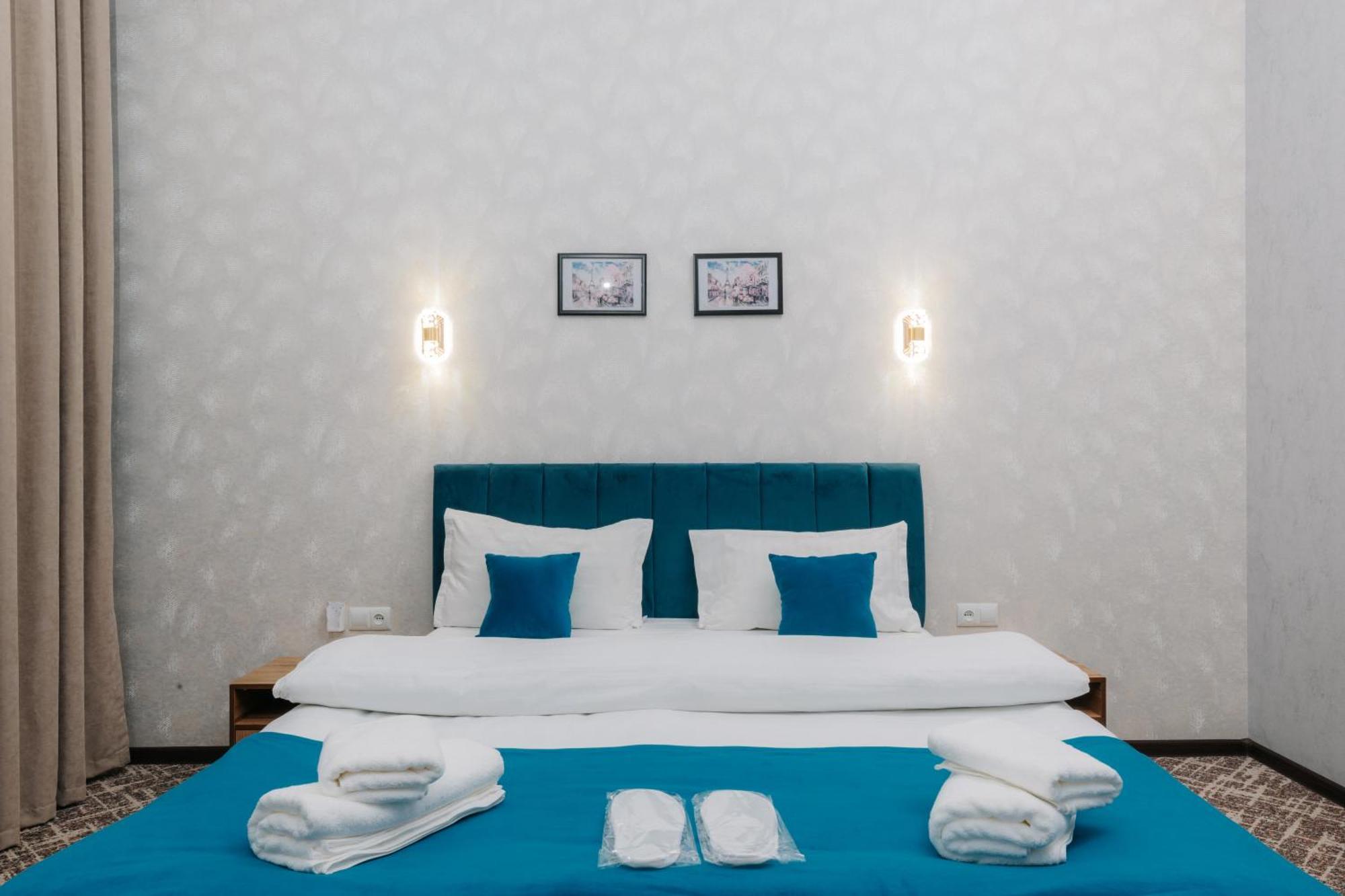 Resident Hotel Tashkent Exterior photo