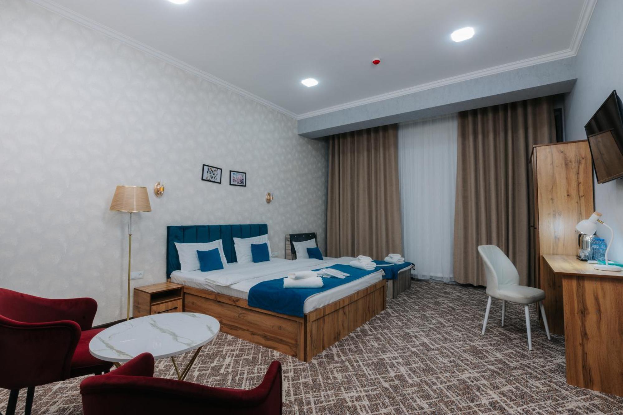 Resident Hotel Tashkent Exterior photo